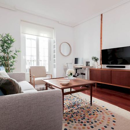 One Bedroom Apartment In Chueca Мадрид Екстериор снимка