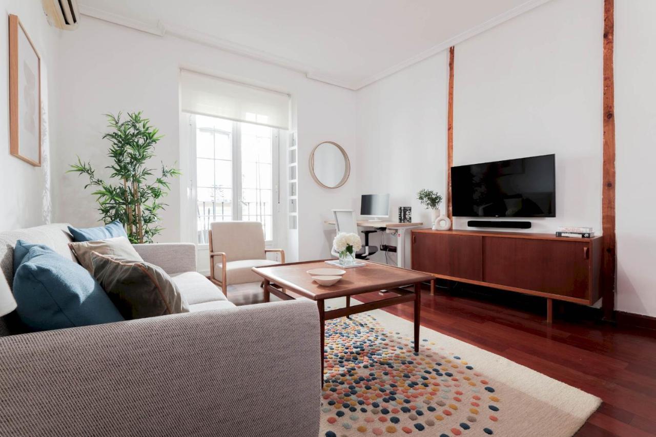 One Bedroom Apartment In Chueca Мадрид Екстериор снимка