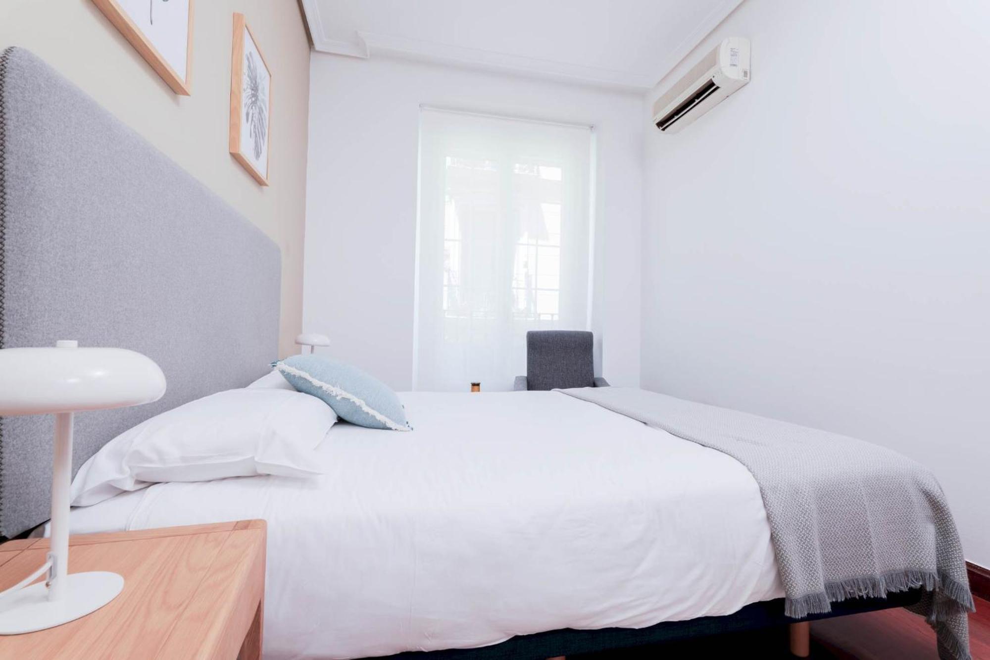 One Bedroom Apartment In Chueca Мадрид Екстериор снимка