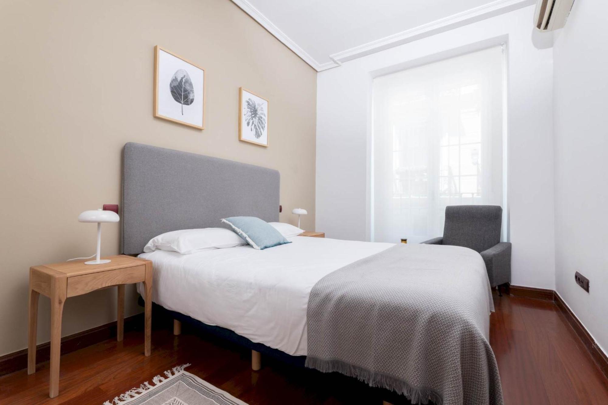 One Bedroom Apartment In Chueca Мадрид Екстериор снимка