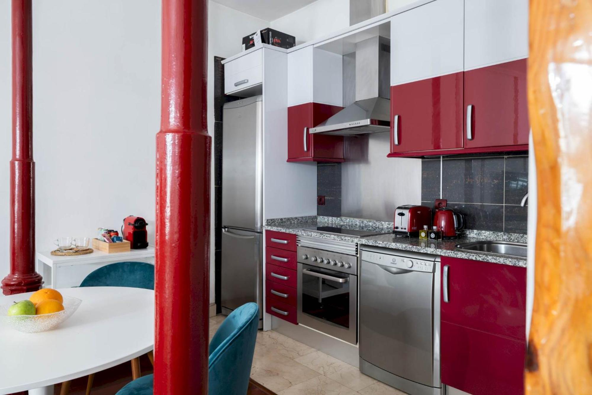 One Bedroom Apartment In Chueca Мадрид Екстериор снимка
